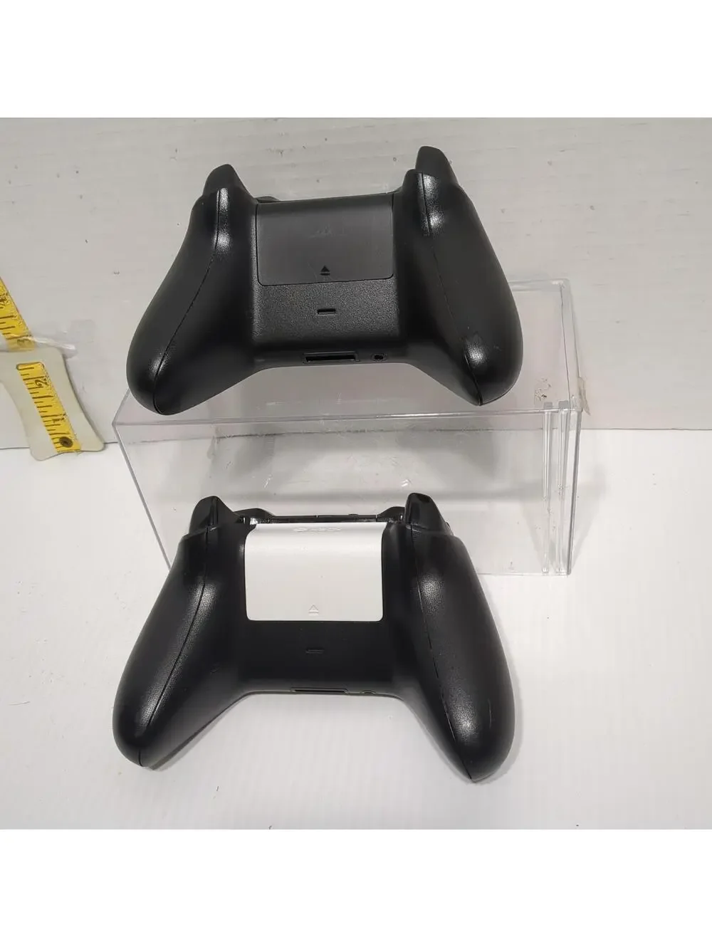 2 Broken Original Microsoft Xbox One Wireless Controllers Model 1708 Stick Drift
